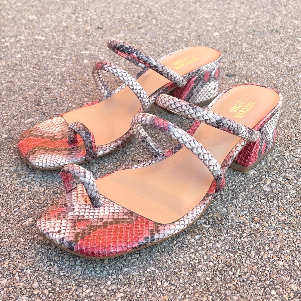 Bleecker & Bond Cecilia Strappy Sandals Snake Print Sz 7.5
